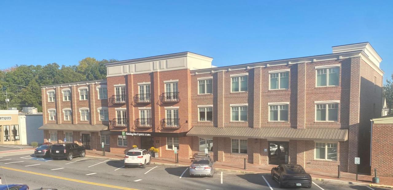 Holiday Inn Express & Suites - Dahlonega - University Area By Ihg Esterno foto