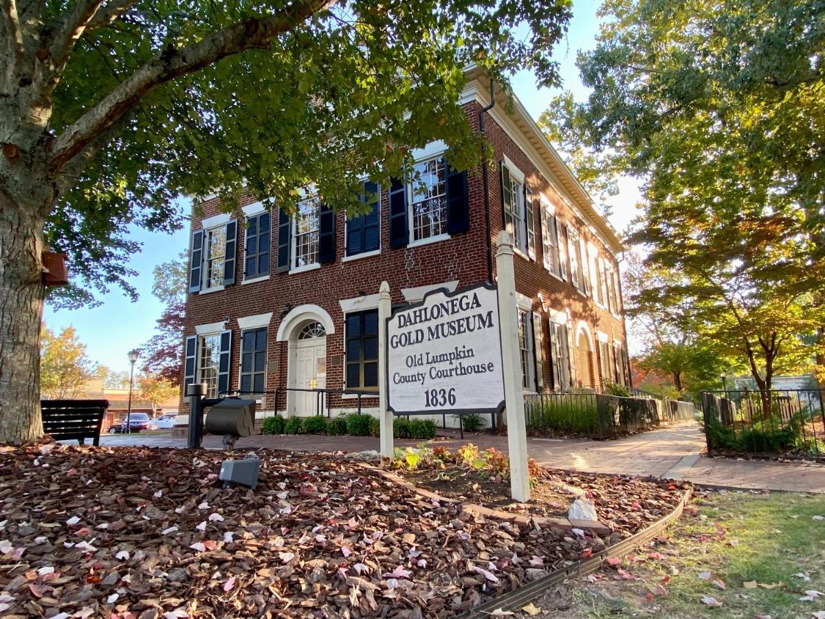 Holiday Inn Express & Suites - Dahlonega - University Area By Ihg Esterno foto